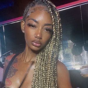 Meet your Posher, Elyssa